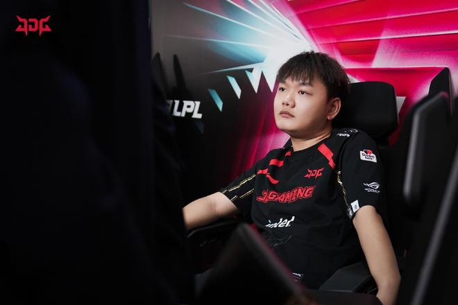 国王近两个 国王近两个