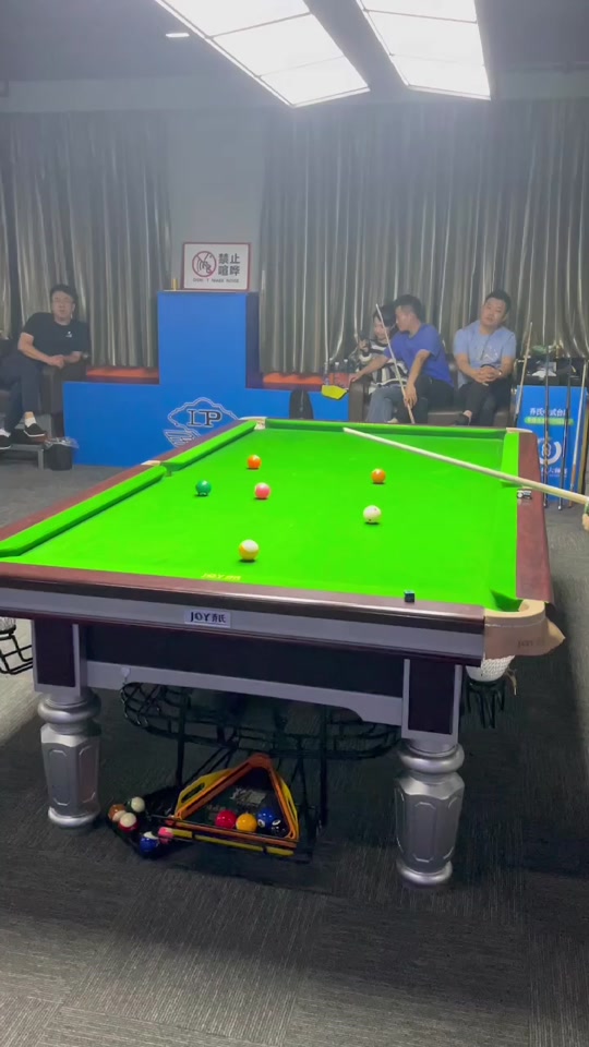 与右投B 与右投B